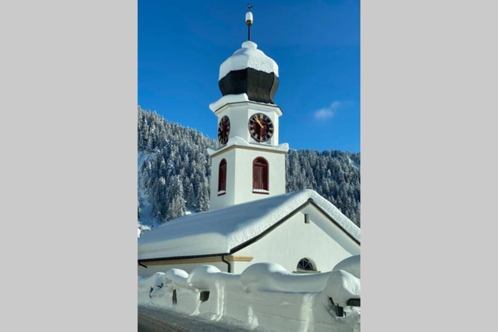 Bambi Lodge Ferienwohnung Auf Knapp 1400 M Nahe Arosa Peist Luaran gambar