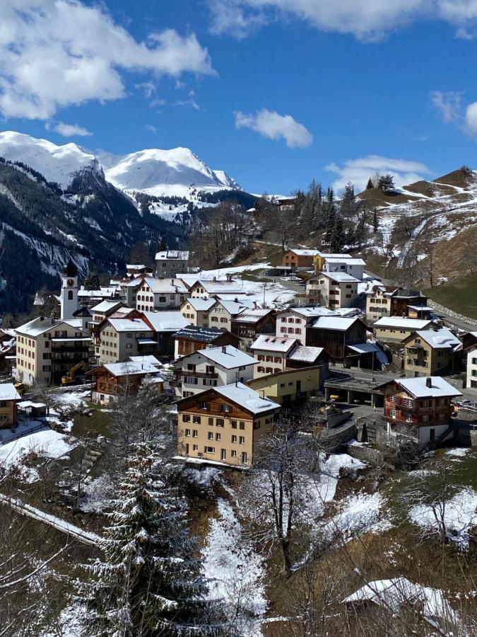 Bambi Lodge Ferienwohnung Auf Knapp 1400 M Nahe Arosa Peist Luaran gambar