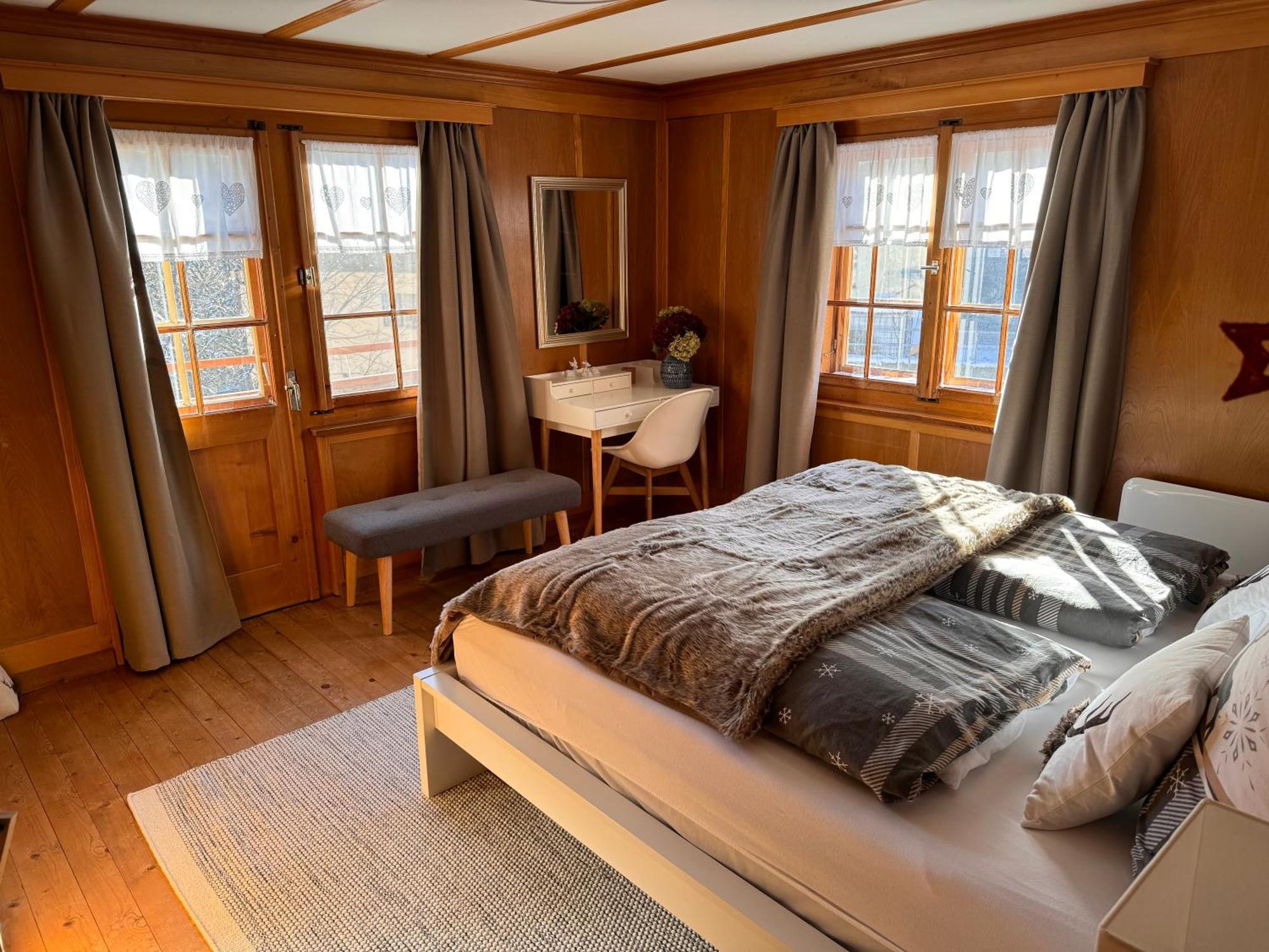 Bambi Lodge Ferienwohnung Auf Knapp 1400 M Nahe Arosa Peist Luaran gambar